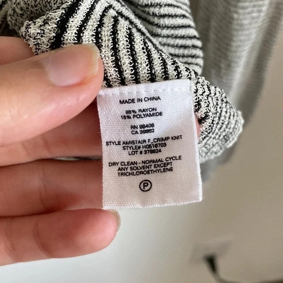 Theory Womens Gray/white stripe Crimp Knit long sleeve Pullover Top - Picture 8 of 8